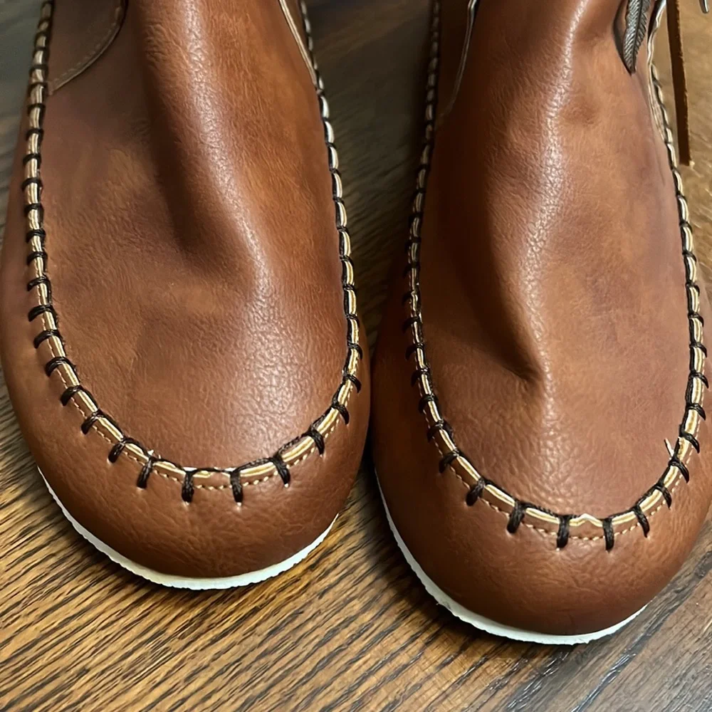 Moccasin shoes size 8 1/2 - Picture 5 of 6